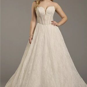Ivory Strapless Lace Galina Signature Ballgown - Never worn, dress taken in!